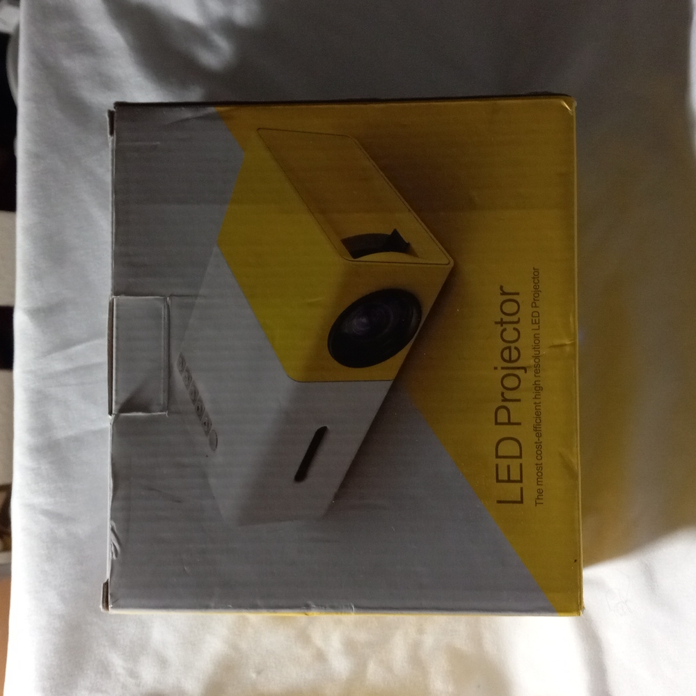 LED Projector High Resolution New